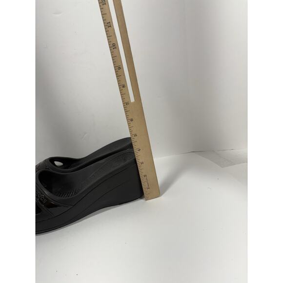 Crocs Women's Wedge Size: 10 Slip‎ On Sandals Mules Black Comfort - Picture 3 of 9
